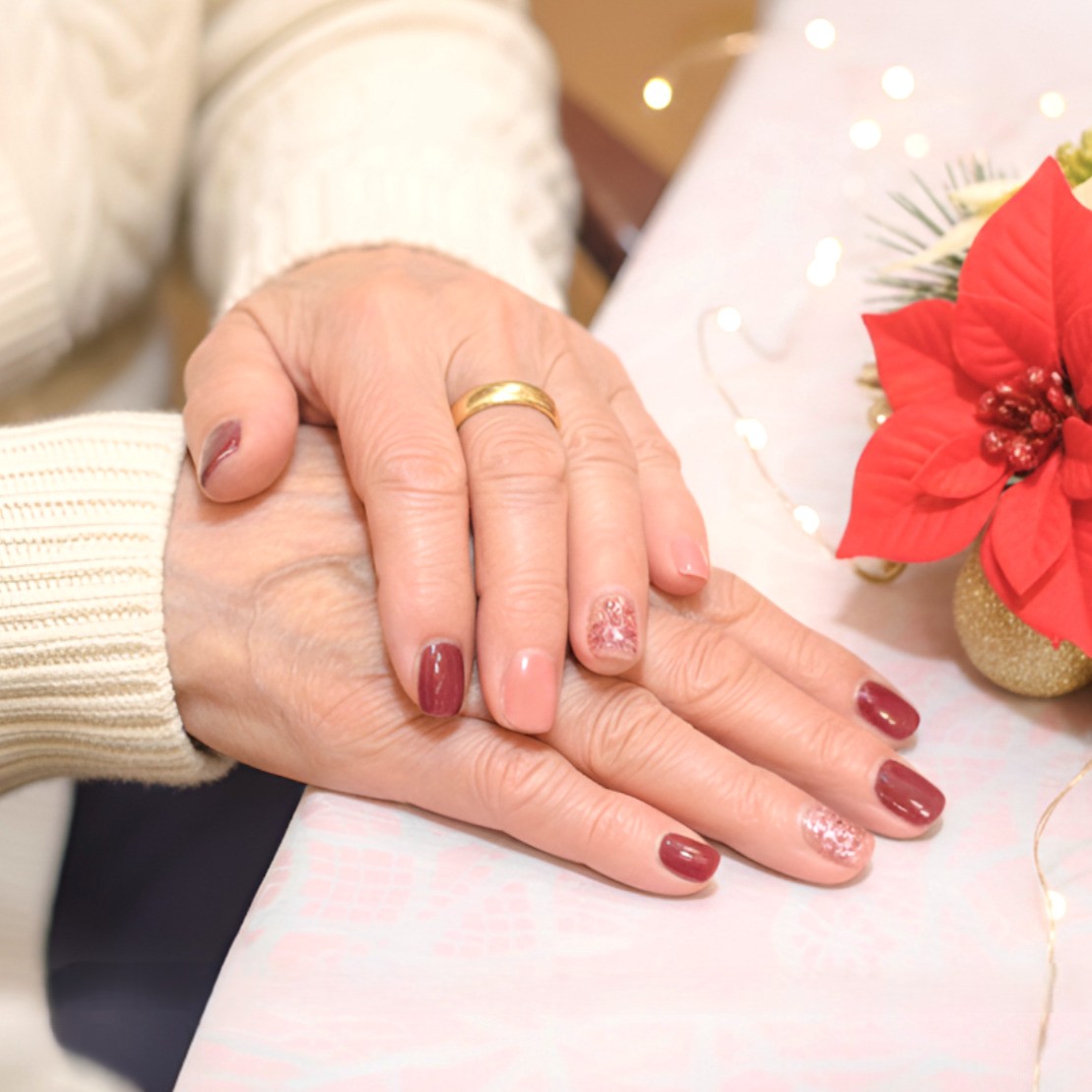 心華やぐ魔法。冬のホリデーネイル