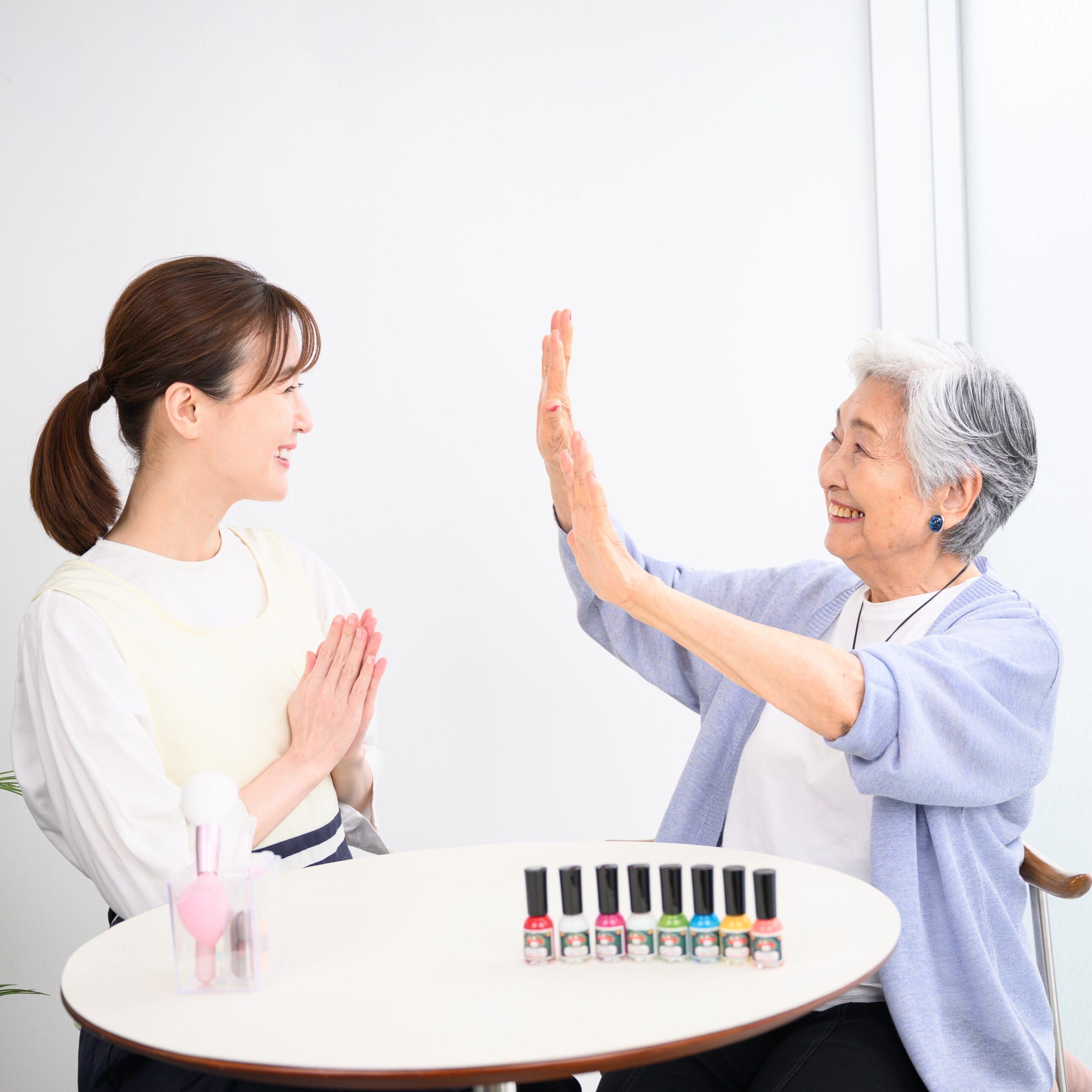 指先から夏気分を満喫！おすすめ夏ネイル